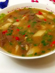 鸭血韭菜油渣芋艿羹