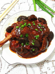 香菇胡萝卜炖鸭腿