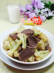 鹅胗炒花菜