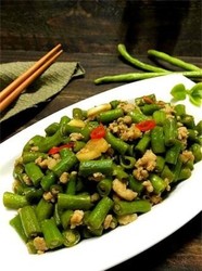 蒜香肉末豇豆