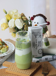 香蕉牛油果牛奶