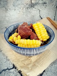 玉米炖牛肉