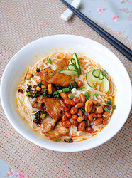 营养鸡蛋肉片面