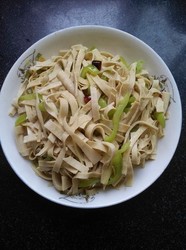 辣椒炒豆腐皮