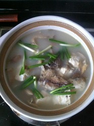 平菇豆腐鲫鱼汤
