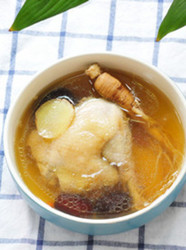 人参炖鸡汤