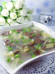 青豆笋尖鹅血羹
