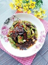 秋葵炒腊牛肉