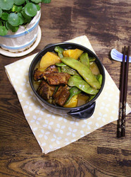 排骨炖油豆角