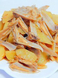 土豆烧鸡三角骨