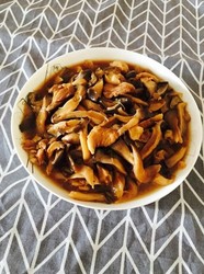 炖蘑菇