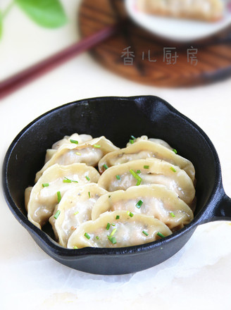 黑木耳鲜肉锅贴