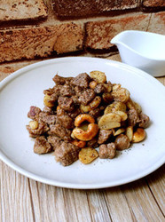 金蒜腰果牛肉粒