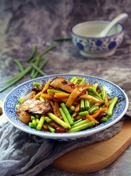 春笋蒜苔炒腊肉