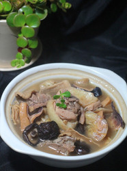 鱿鱼鸭肉煲