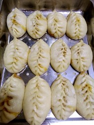 槐花猪肉包子
