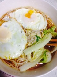 鸡蛋白菜米粉