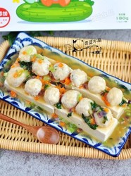 五彩丸子蒸豆腐