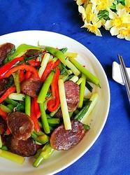 蒜苔炒腊肠