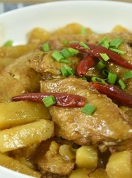 土豆炖鸡翅