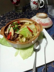 蒜苗腊肉煲仔饭