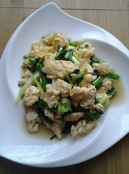 蒜叶炒鸭蛋