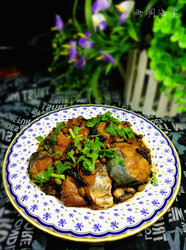 鲅鱼炖青豆