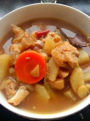 砂锅山药黄豆炖猪蹄