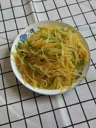 蒜薹土豆丝