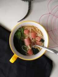菠菜香肠面