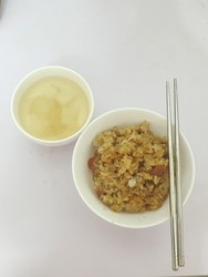 电饭煲版香芋腊肉饭