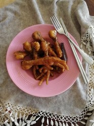 红焖鸡爪