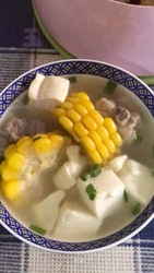 玉米豆腐排骨汤
