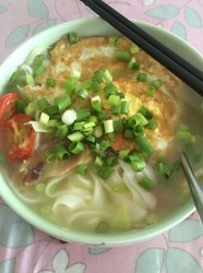 鸡蛋河粉