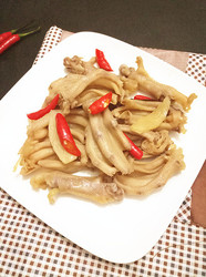 电饭锅香辣卤鸭掌