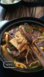 麻辣鸭血煲