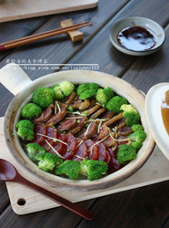 腊鸭煲仔饭