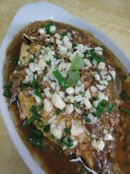 蒜蓉白鲳鱼