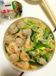 肉丸鲜虾面