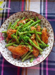豆角炒油豆腐