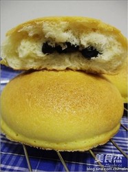 酥皮蜜黑豆面包