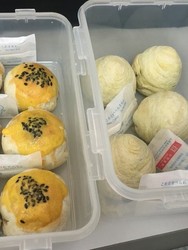 蛋黄酥、抹茶红豆酥