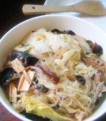 杂蔬菇粉丝煲