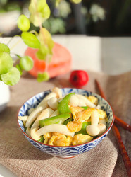 白玉菇炒鸡蛋