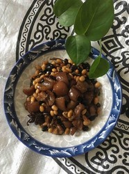肉皮黑黄豆