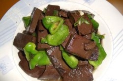灯笼椒炒猪血