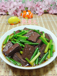 蒜薹炒鹅血