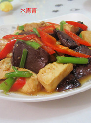 豆腐煮猪血