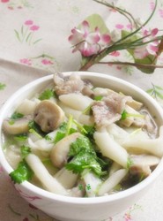 蘑菇粿汁汤
