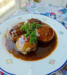 黑椒汁蘑菇酿猪肉